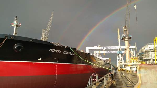 Navantia pone a flote el segundo petrolero Suezmax en Puerto Real Navantia pone a flote el segundo petrolero Suezmax en Puerto Real