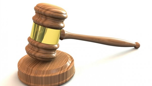 Mazo de juez en un juicio Mazo de juez en un juicio