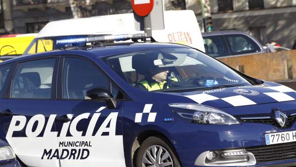 Coche de la policía municipal de Madrid Coche de la policía municipal de Madrid