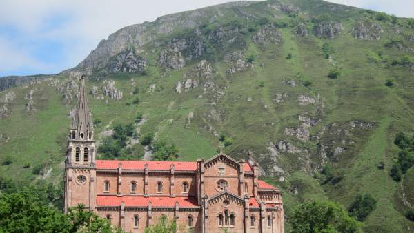 Basílica De Covadonga Basílica De Covadonga