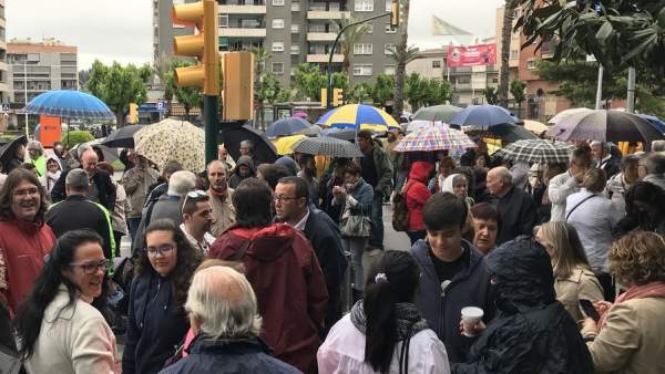 Concentración por los profesores de Sant Andreu de la Barca denunciados Concentración por los profesores de Sant Andreu de la Barca denunciados