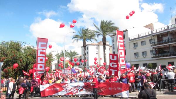 Cabecera de la manifestación del 1º de Mayo en Mérida Cabecera de la manifestación del 1º de Mayo en Mérida