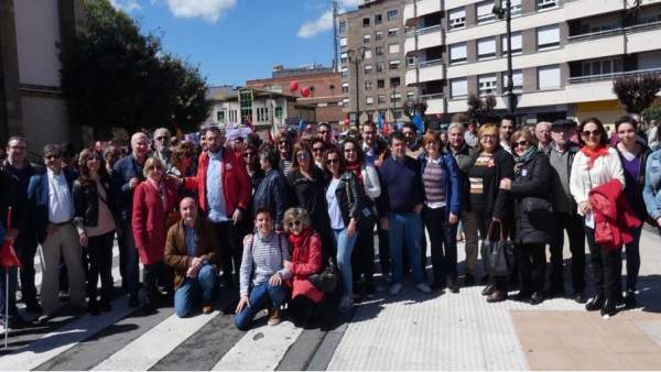 Delegación de la FSA-PSOE en la manifestación del 1 de mayo en Langreo Delegación de la FSA-PSOE en la manifestación del 1 de mayo en Langreo