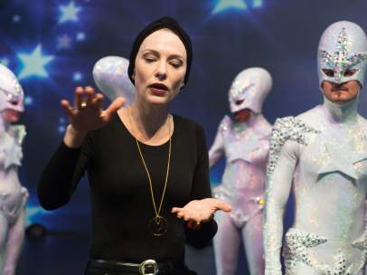 Un fotograma de 'Manifesto', película del videoartista Julian Rosefeldt protagonizada por Cate Blanchett