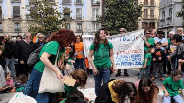 Movilización por el comedor del colegio 'Gómez Moreno' Movilización por el comedor del colegio 'Gómez Moreno'