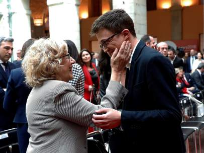 La alcaldesa de Madrid, Manuela Carmena, y el diputado de Podemos, Íñigo Errejón, el pasado 2 de mayo.