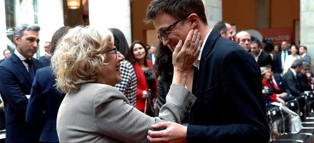 La alcaldesa de Madrid, Manuela Carmena, y el diputado de Podemos, Íñigo Errejón, el pasado 2 de mayo.