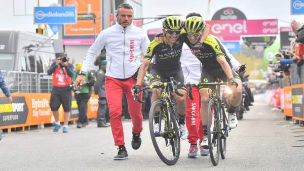 Chaves y Yates culminan el gran día del Mitchelton-Scott en el Giro Chaves y Yates culminan el gran día del Mitchelton-Scott en el Giro