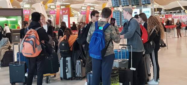 Turistas en el aeropuerto de Barajas