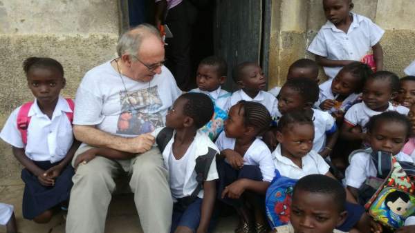 Proyecto en el Congo del misionero turolense Javier Negro Proyecto en el Congo del misionero turolense Javier Negro
