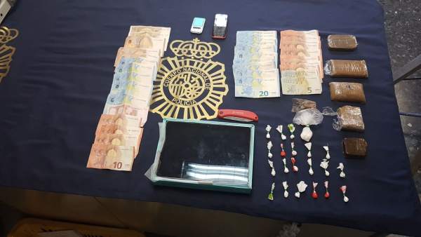 Droga y dinero intervenidas por la Policía Nacional Droga y dinero intervenidas por la Policía Nacional