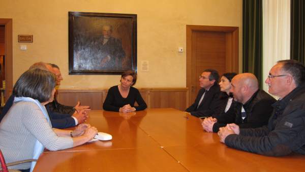 REUNIÓN DE APTA CON LA ALCALDESA DE GIJÓN REUNIÓN DE APTA CON LA ALCALDESA DE GIJÓN
