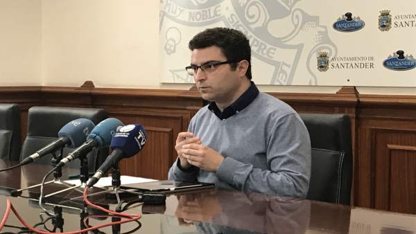 El concejal de Juventud, Daniel Portilla, presenta la nueva App El concejal de Juventud, Daniel Portilla, presenta la nueva App
