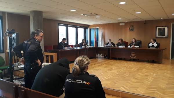 Juicio contra un hombre acusado de estafar a su supuesta novia Juicio contra un hombre acusado de estafar a su supuesta novia