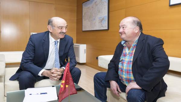 Mazón se reúne con el alcalde de Villacarriedo Mazón se reúne con el alcalde de Villacarriedo