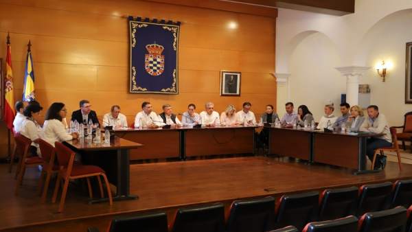 Pleno del Ayuntamiento de Moguer (Huelva). Pleno del Ayuntamiento de Moguer (Huelva).