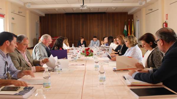 Secretarios e interventores durante el encuentro Secretarios e interventores durante el encuentro
