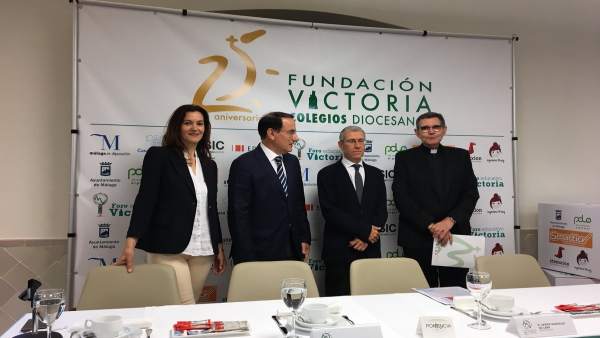 Ana MAría Medina González de Lara Ayerbe Fundación Victoria Ana MAría Medina González de Lara Ayerbe Fundación Victoria