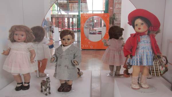 Muñecas exposición colección juguetes Muñecas exposición colección juguetes