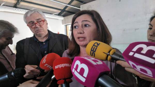 Francina Armengol en declaraciones a la prensa. Foto de archivo. Francina Armengol en declaraciones a la prensa. Foto de archivo.