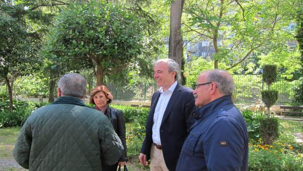 Azcón ha visitado este miércoles el centro de mayores Laín Entralgo Azcón ha visitado este miércoles el centro de mayores Laín Entralgo