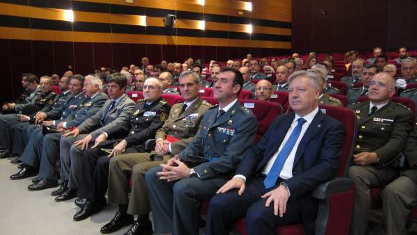 Juan Carretero Lucena y Juan José Primo Jurado con otras autoridades Juan Carretero Lucena y Juan José Primo Jurado con otras autoridades
