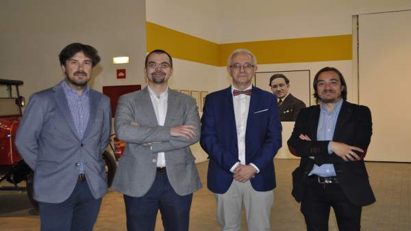 El director general de Cultura, Nacho Escuín, ha inaugurado la exposición. El director general de Cultura, Nacho Escuín, ha inaugurado la exposición.