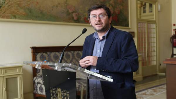 Alberto Jarabo tras la Junta de Portavoces Alberto Jarabo tras la Junta de Portavoces
