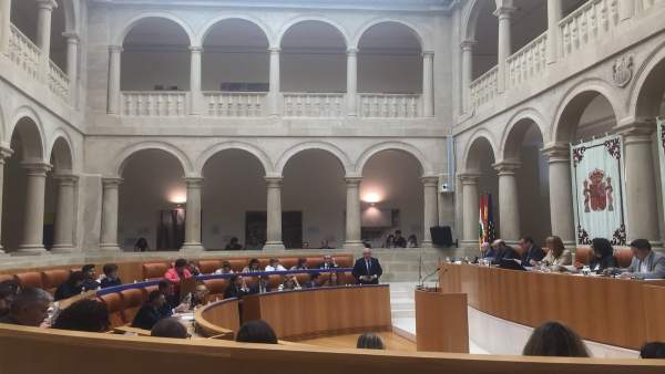 Pleno del Parlamento de La Rioja Pleno del Parlamento de La Rioja