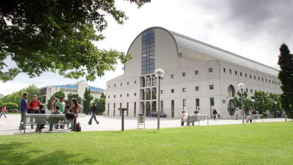 Universidad Pública De Navarra. Universidad Pública De Navarra.