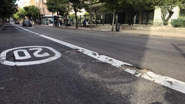Estado de la calzada en la avenida de San José Estado de la calzada en la avenida de San José