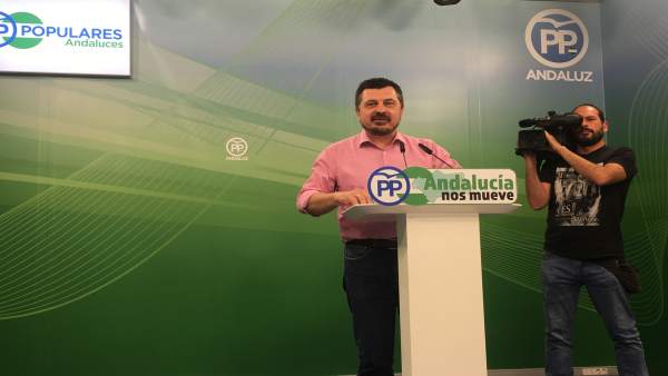 El vicesecretario de Organización del PP-A, Toni Martín, en rueda de prensa El vicesecretario de Organización del PP-A, Toni Martín, en rueda de prensa