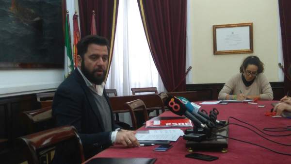 El portavoz socialista, Fran González El portavoz socialista, Fran González