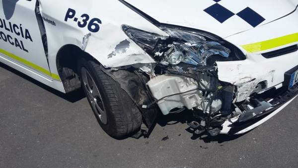 Coche de Policía Local siniestrado tras una persecución Coche de Policía Local siniestrado tras una persecución