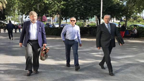 'Aspar', en el centro, llega a la Ciudad de la Justicia de València 'Aspar', en el centro, llega a la Ciudad de la Justicia de València