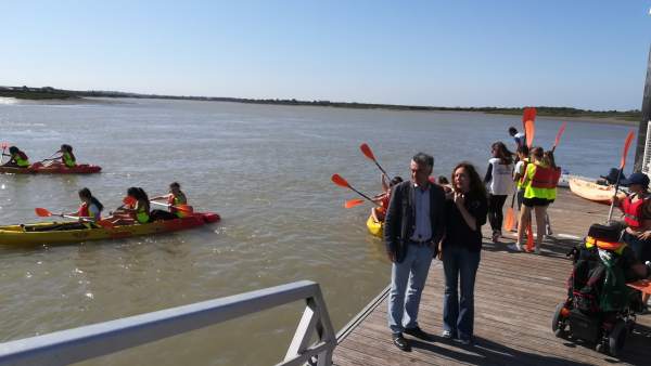 El delegado de Fomento y la delegada de Eduación de la Junta en Cádiz El delegado de Fomento y la delegada de Eduación de la Junta en Cádiz
