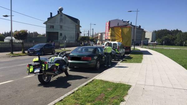 Control de la Guardia Civil de Tráfico de A Coruña Control de la Guardia Civil de Tráfico de A Coruña
