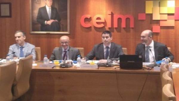 SMDos presenta el Sello Spatium a la Confederación de Empresarios de Madrid SMDos presenta el Sello Spatium a la Confederación de Empresarios de Madrid