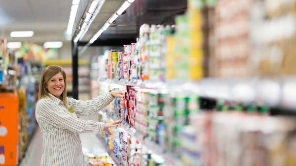 Trabajadora de un supermercado de Mercadona Trabajadora de un supermercado de Mercadona