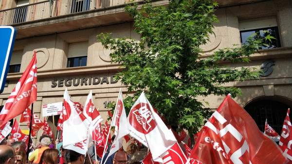 Manifetación de UGT y CCOO en Cáceres Manifetación de UGT y CCOO en Cáceres