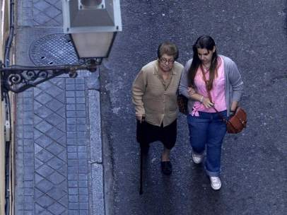 Se reducen las listas de espera de dependientes, pero aumentan las personas sin valorar