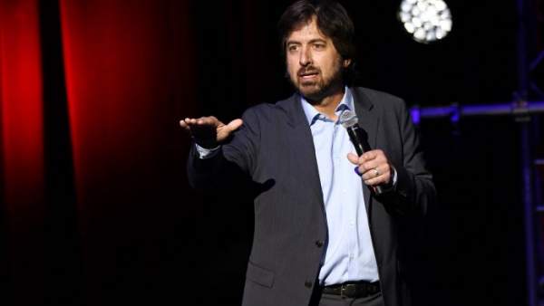 El actor Ray Romano El actor Ray Romano