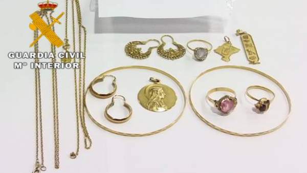 Joyas robadas por los detenidos Joyas robadas por los detenidos