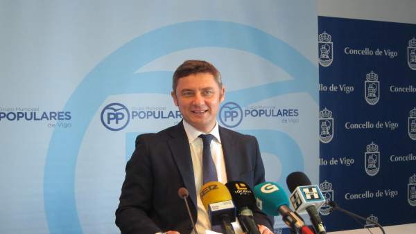 Fidalgo Ve 'Desleal' La Marcha De Guerra A C's Fidalgo Ve 'Desleal' La Marcha De Guerra A C's