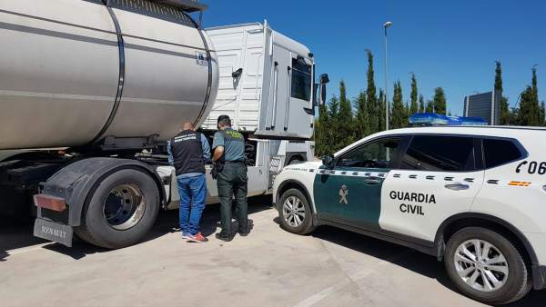 Camión al que se robó el combustible Camión al que se robó el combustible