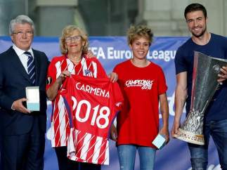 Enrique Cerezo, Manuela Carmena, Amanda Sampedro y Gabi