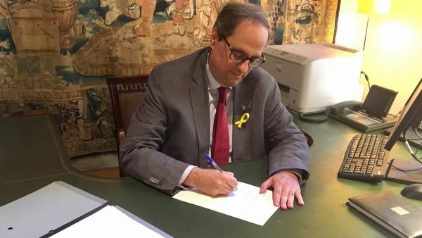 El presidente Quim Torra firma el decreto para nombrar Consell Executiu El presidente Quim Torra firma el decreto para nombrar Consell Executiu