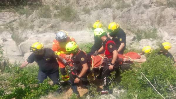 Rescate de una chica que se ha caído haciendo barranquismo en Anna (Valencia) Rescate de una chica que se ha caído haciendo barranquismo en Anna (Valencia)