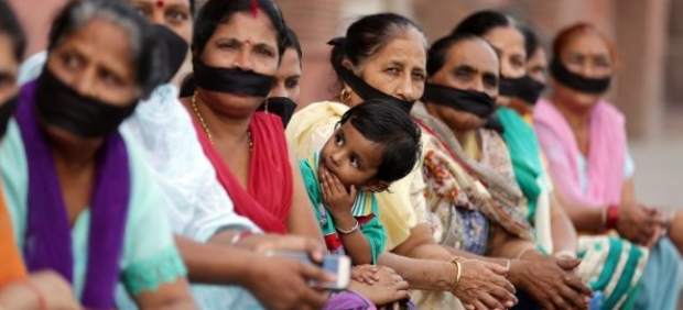 Mujeres se manifiestan por el incrementno de los abusos sexuales en India