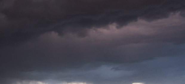 Tormenta, lluvia, cielo nuboso, rayos, tempestad, chubascos